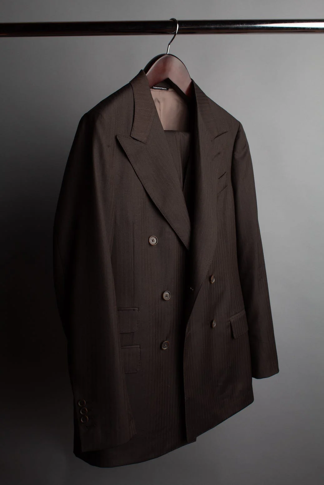 4-Season Herringbone Suit - Image 3