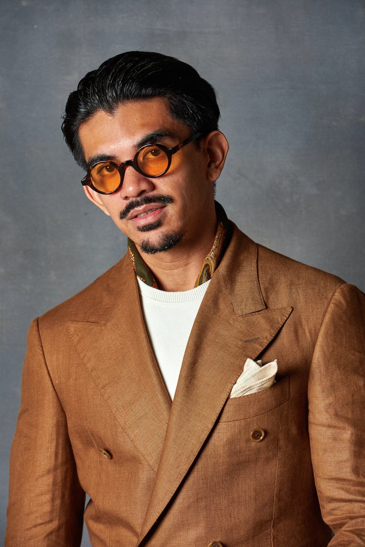 Linen Suit - Image 3